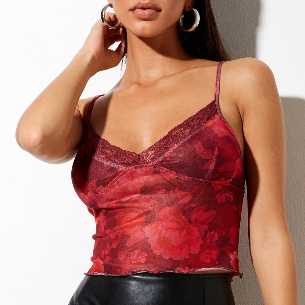 YENIKA CROP TOP IN ROUGH ROSE BURGUNDY
